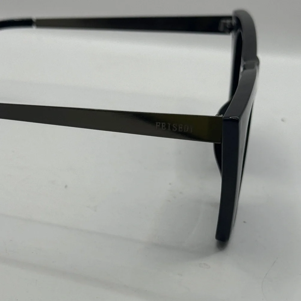 Feisedy Black lightweight cat eye  Sunglasses